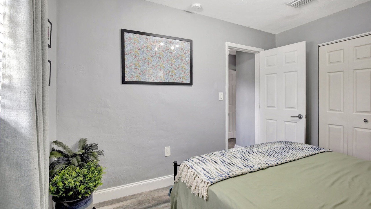 Photo of Bedroom in Miramar