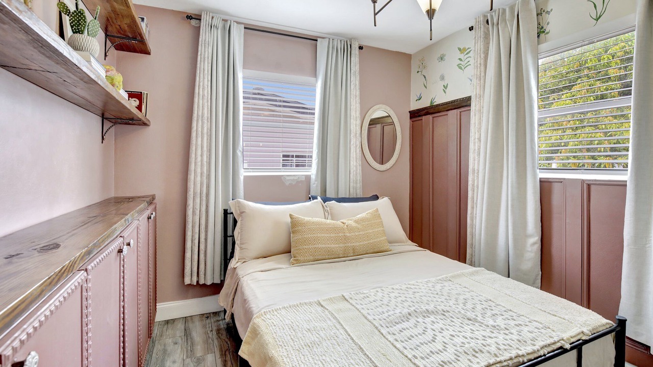 Photo of Bedroom in Miramar