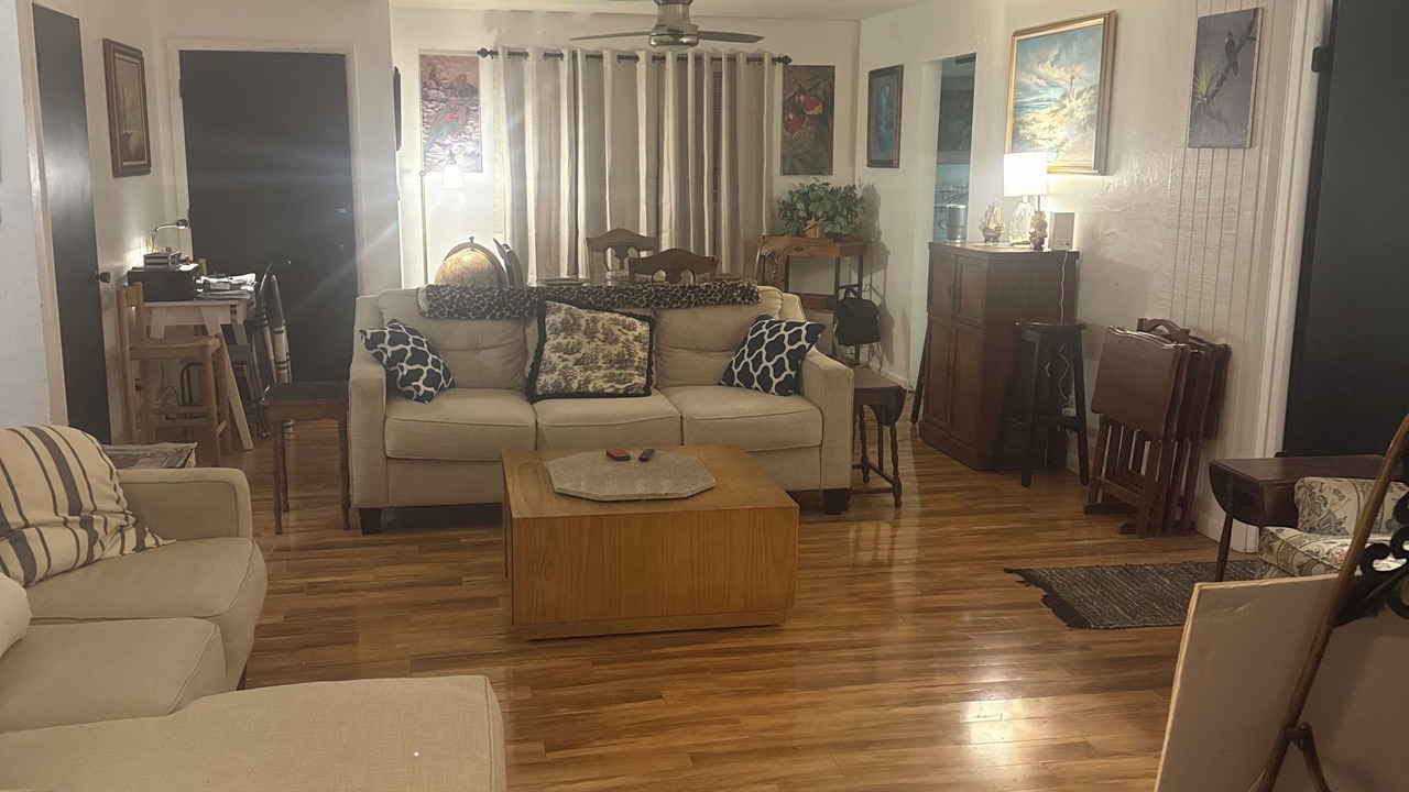 Photo of Livingroom in Cedar Key