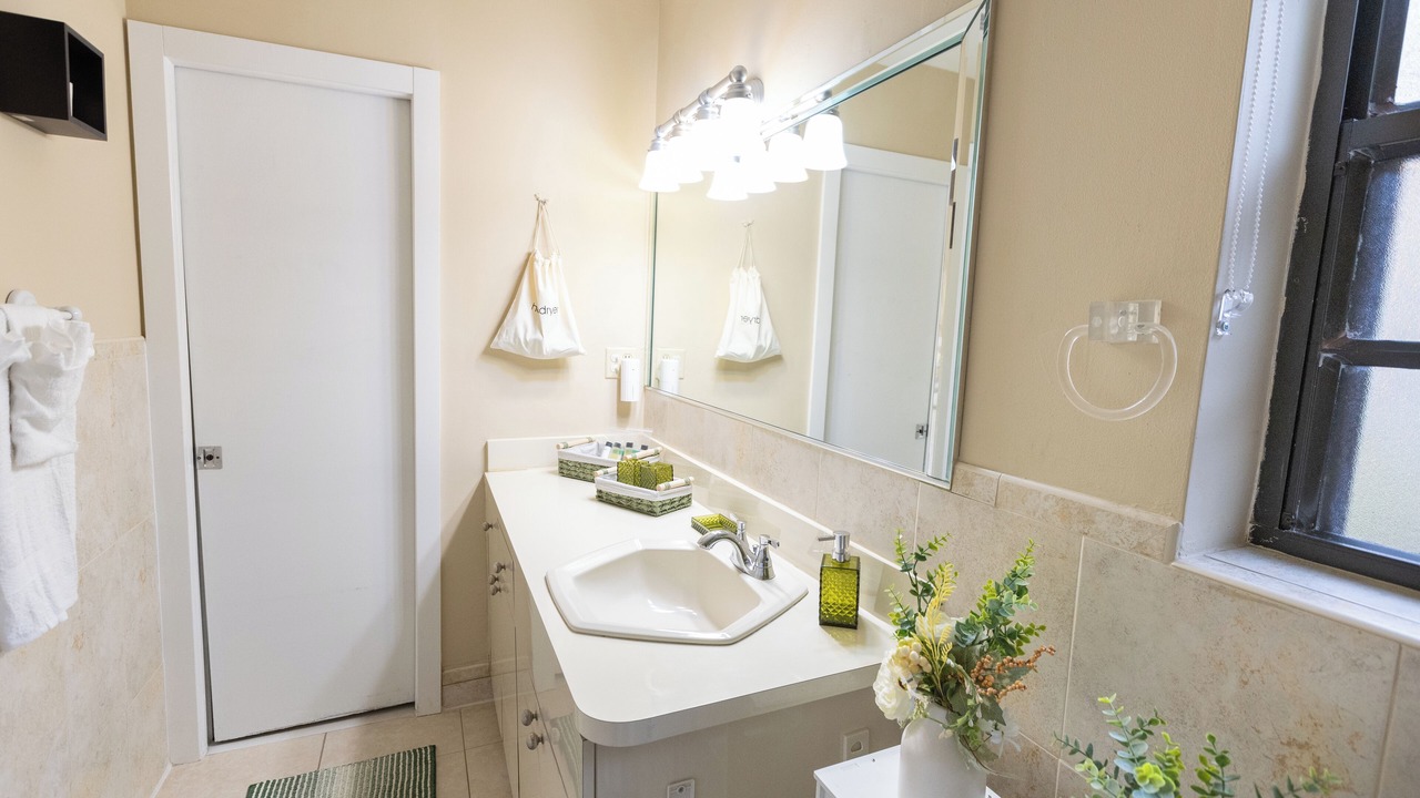 Photo of Bathroom in Coral Way
