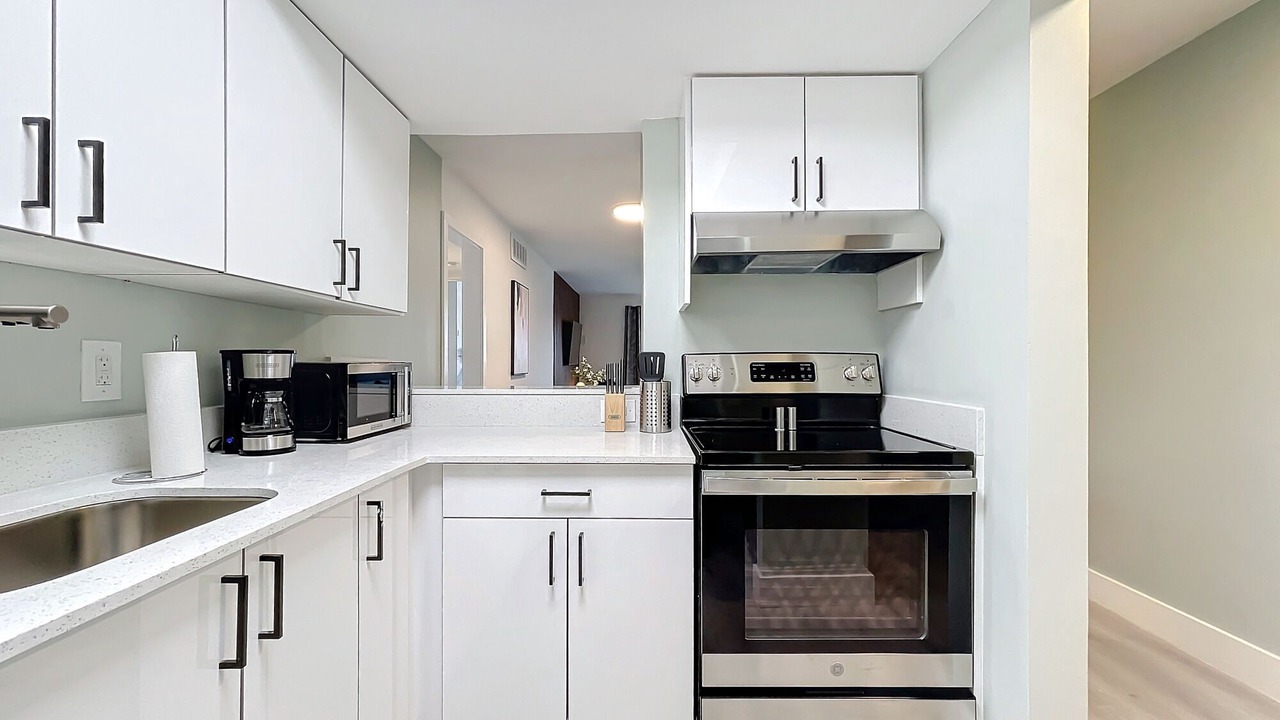 Photo of Kitchen in Lauderdale Harbours