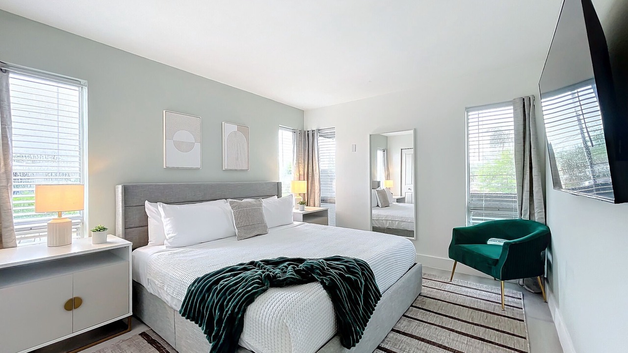 Photo of Bedroom in Lauderdale Harbours