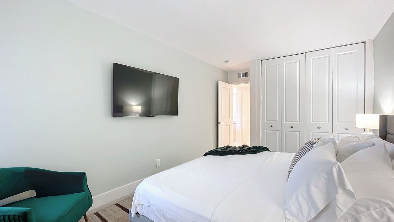 Photo of Bedroom in Lauderdale Harbours