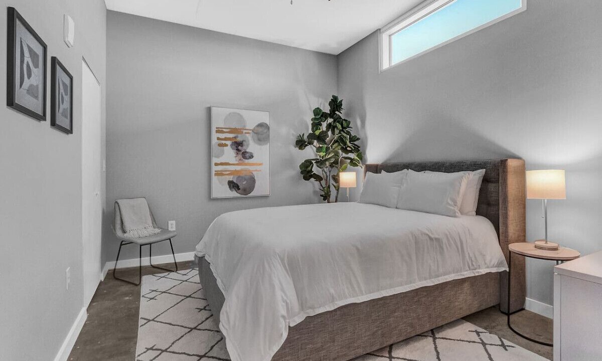 Photo of Bedroom in South Eola