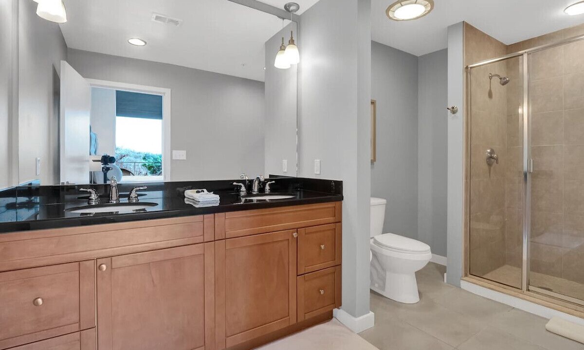 Photo of Bathroom in South Eola