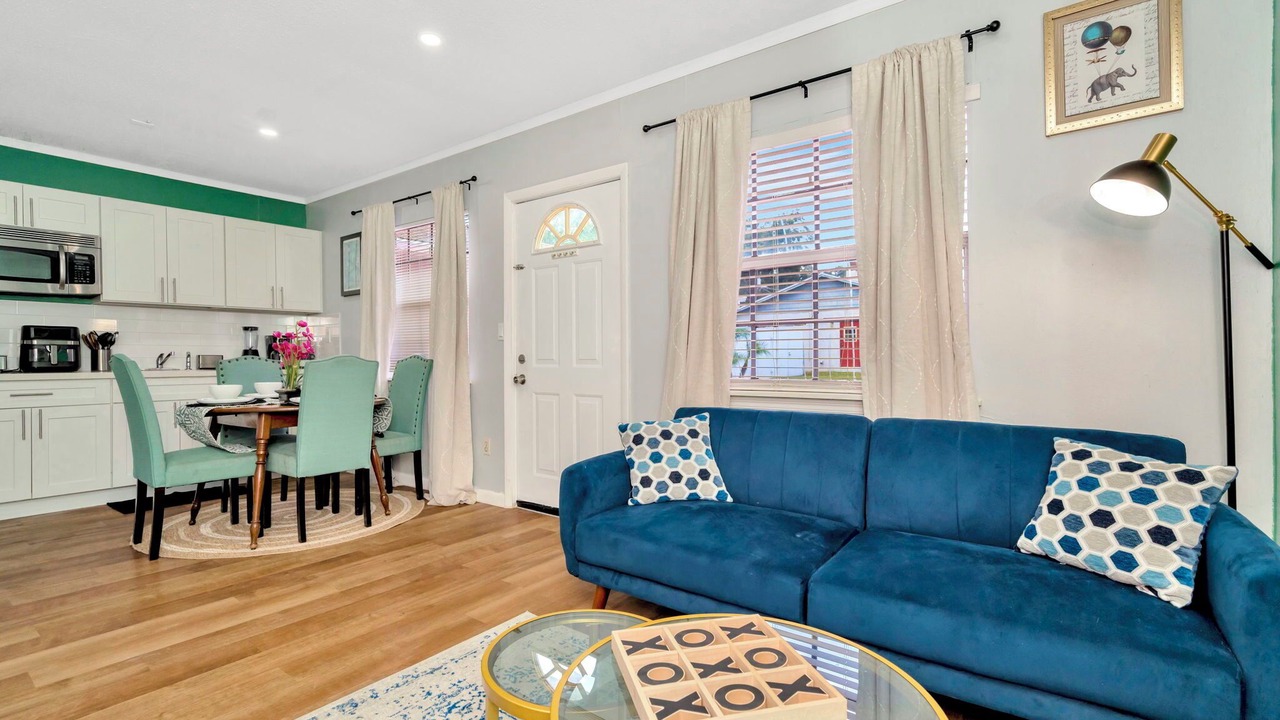 Photo of Livingroom in Seffner Community Alliance