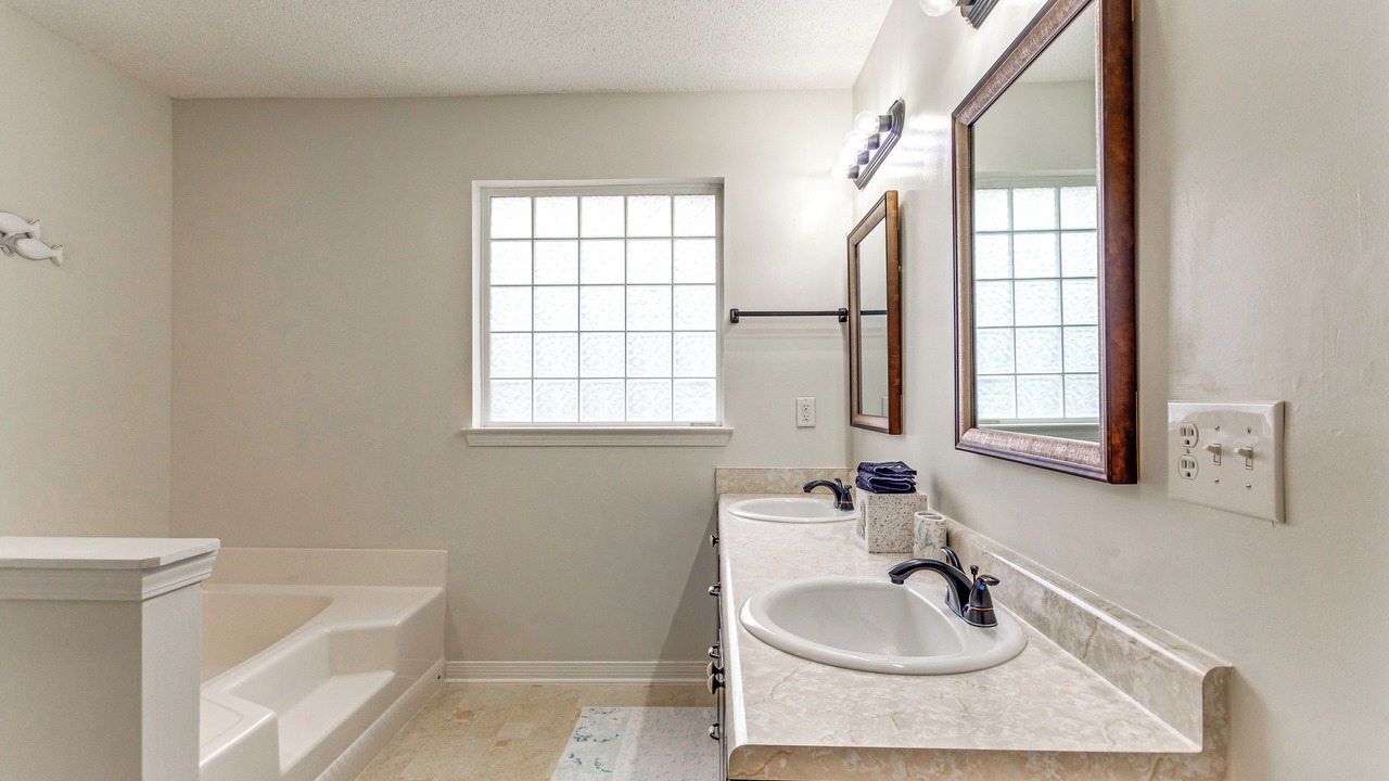 Photo of Bathroom in Ono Island
