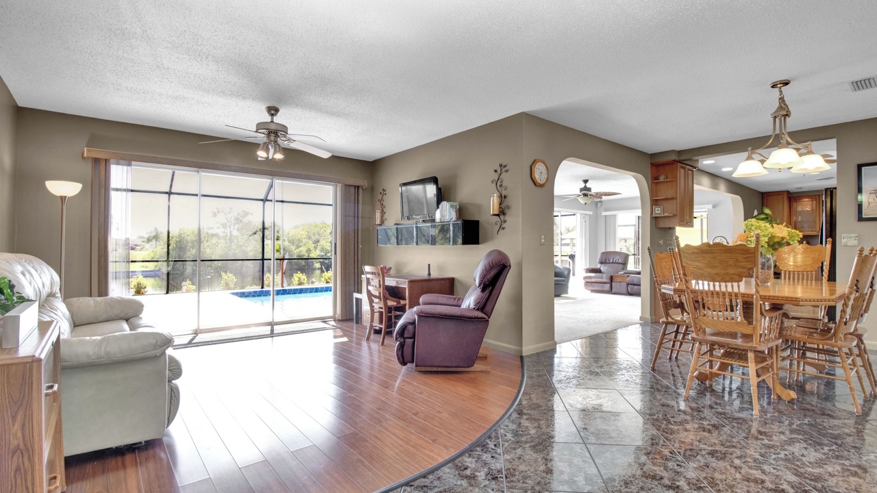 Photo of Livingroom in Gulf Cove