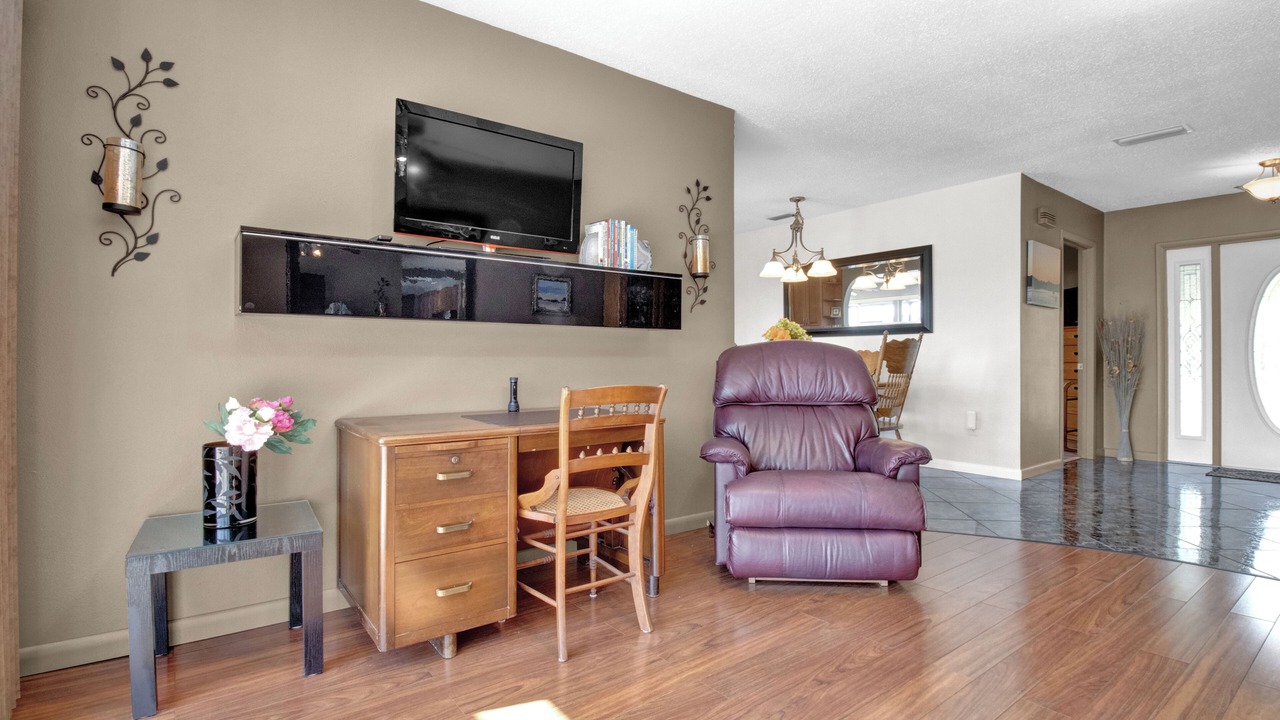 Photo of Livingroom in Gulf Cove