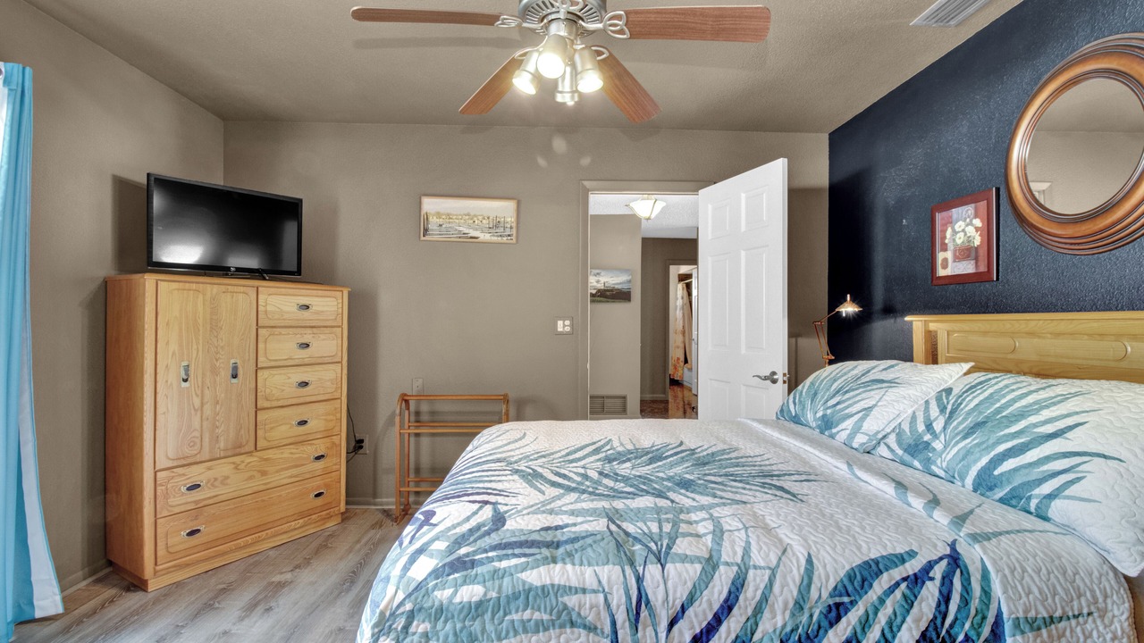 Photo of Bedroom in Gulf Cove