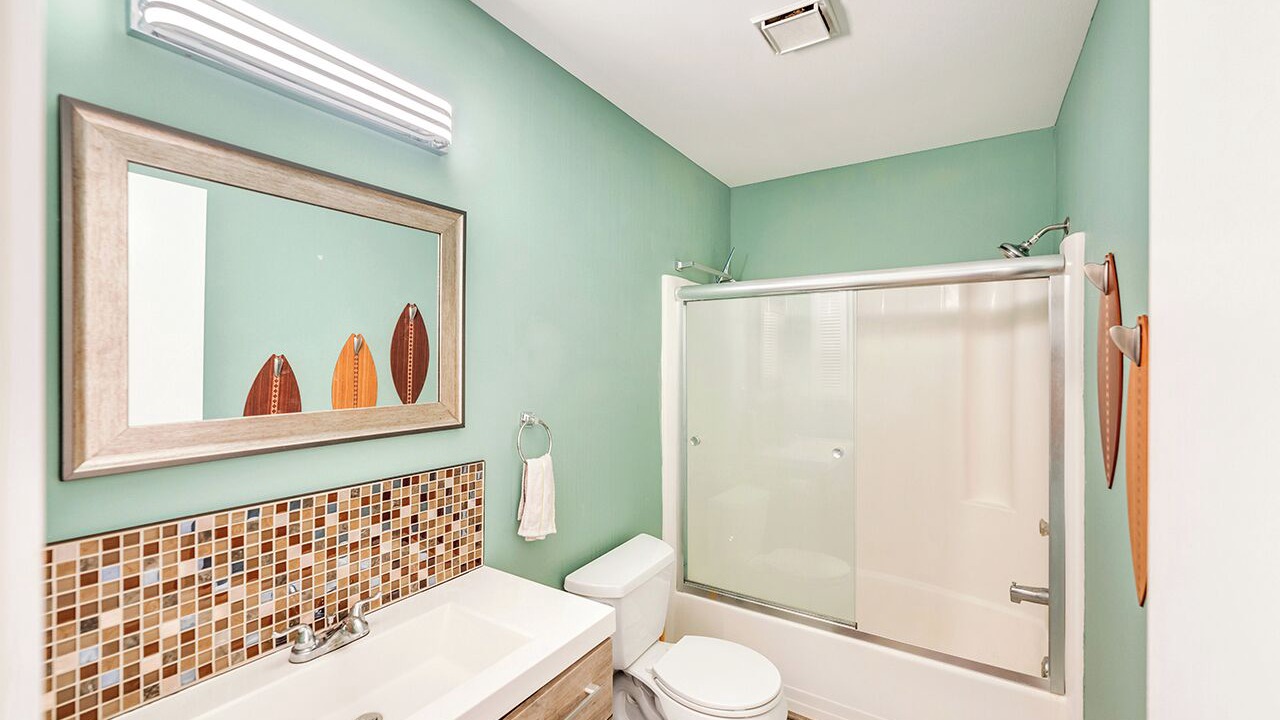 Photo of Bathroom in Mid Island