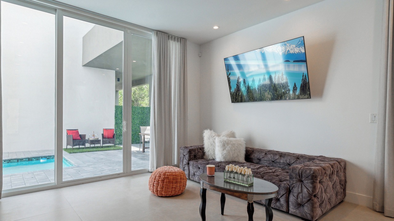 Photo of Livingroom in Coral Gables Section