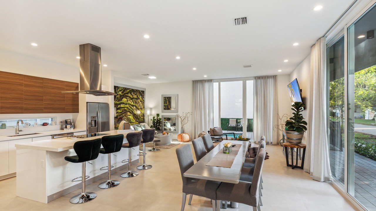 Photo of Kitchen in Coral Gables Section