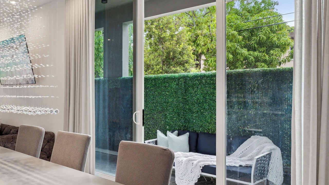 Photo of Livingroom in Coral Gables Section