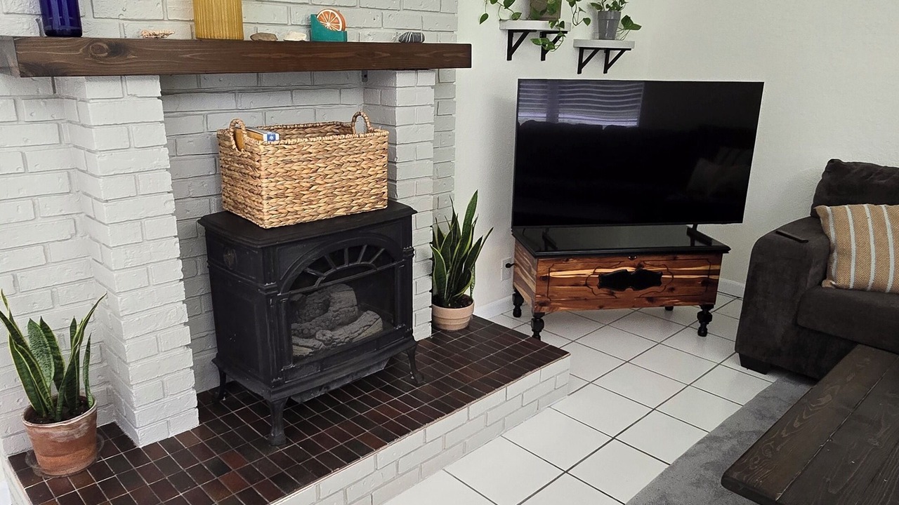 Photo of Livingroom in Yankeetown