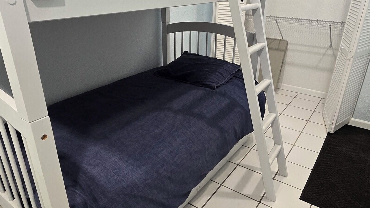 Photo of Bedroom in Yankeetown