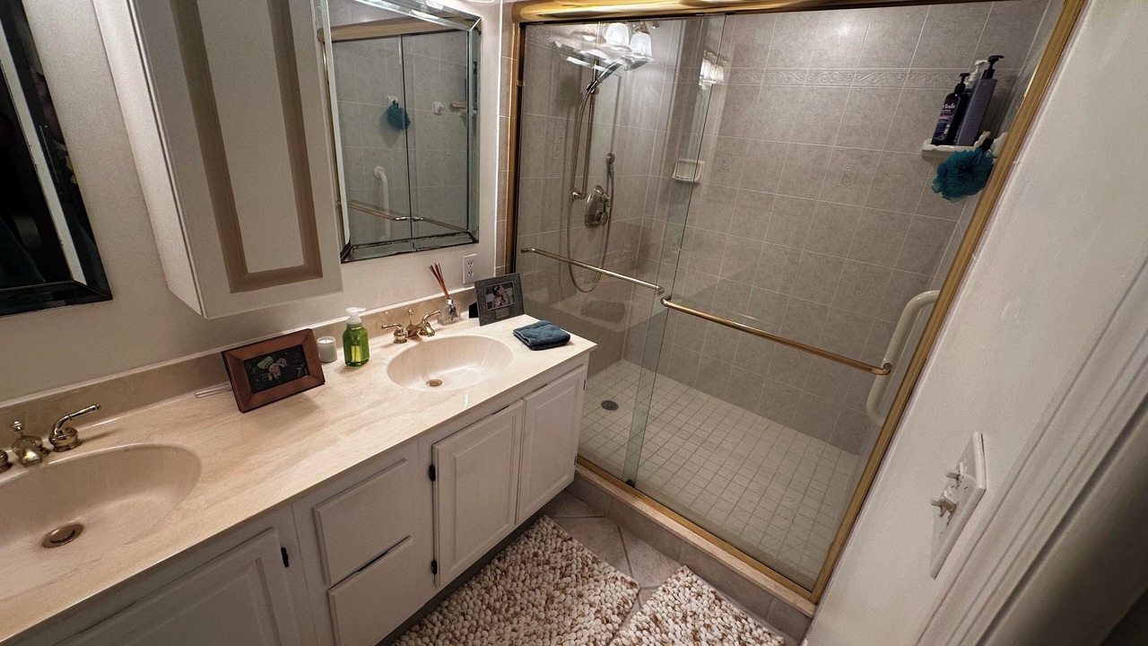 Photo of Bathroom in Stuart