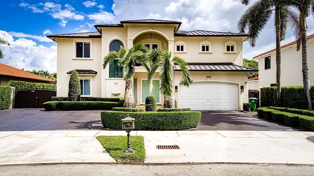 Photo of Bathroom in Miami Lakes