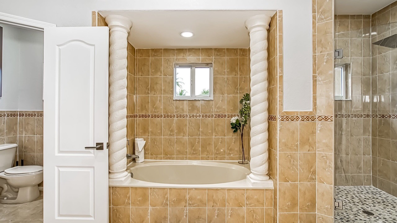 Photo of Bathroom in Miami Lakes