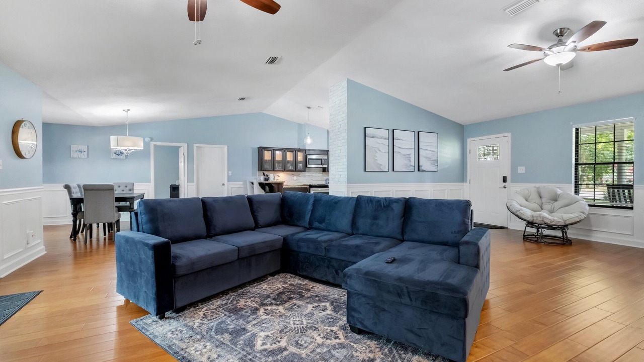 Photo of Livingroom in Tallahassee
