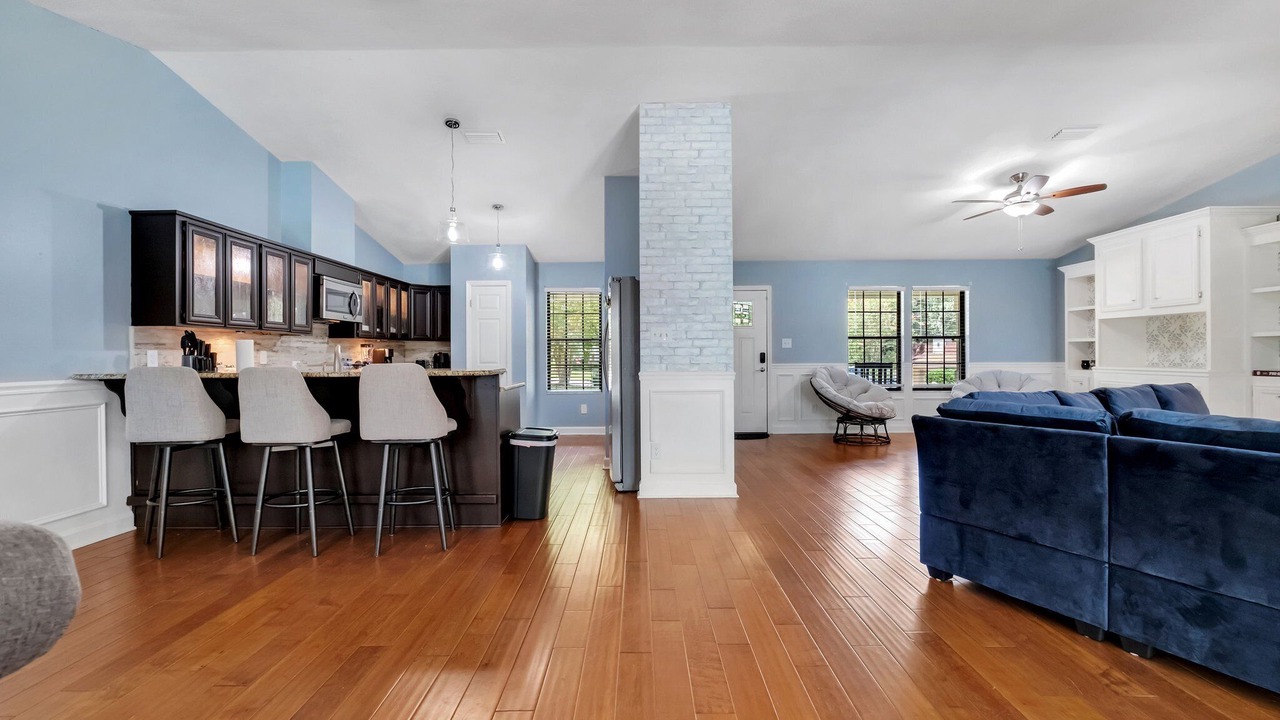 Photo of Livingroom in Tallahassee