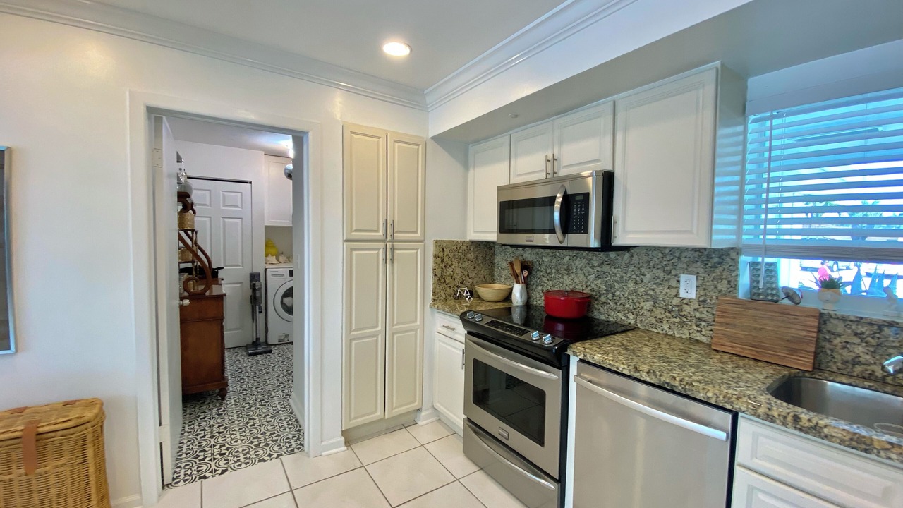 Photo of Bedroom in Garden Isles