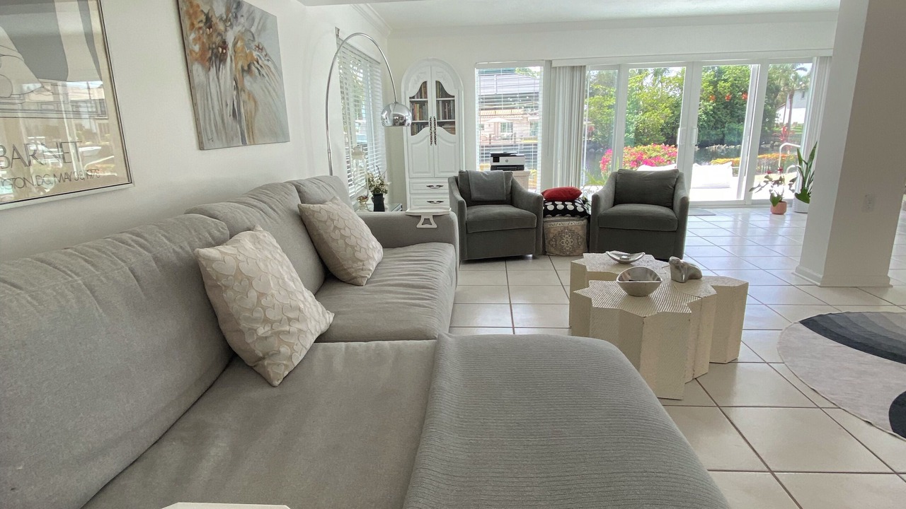 Photo of Livingroom in Garden Isles