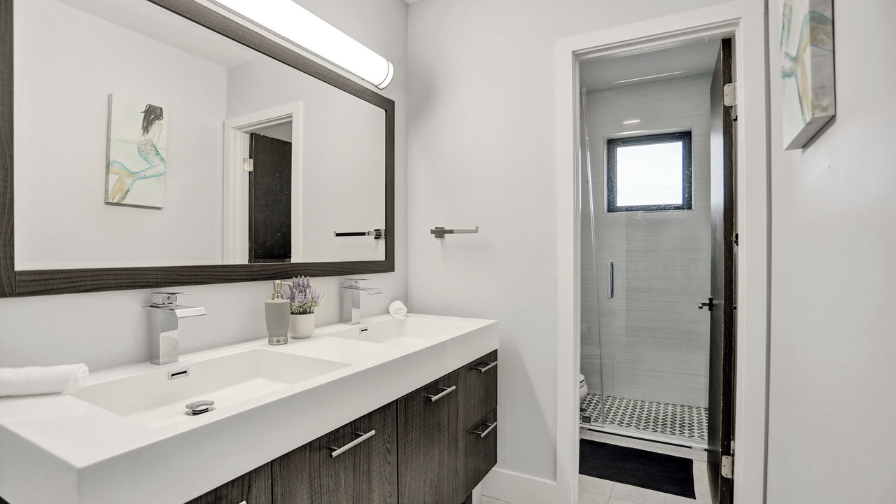 Photo of Bathroom in Sunset