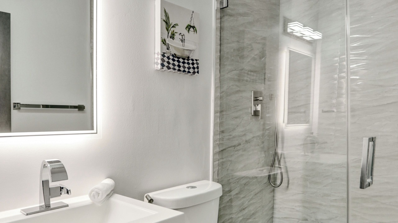 Photo of Bathroom in Sunset