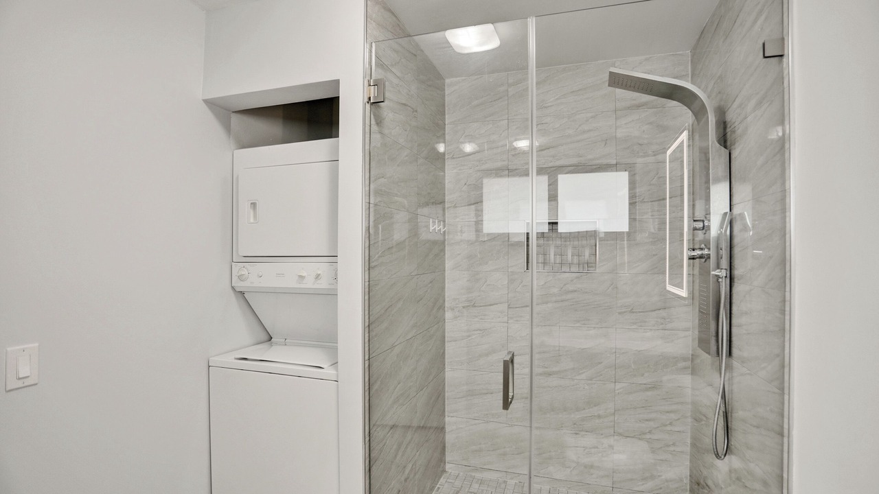 Photo of Bathroom in Sunset