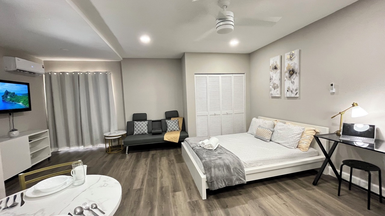 Photo of Bedroom in Town N County Park