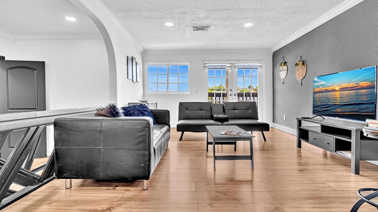Photo of Livingroom in Miami Gardens