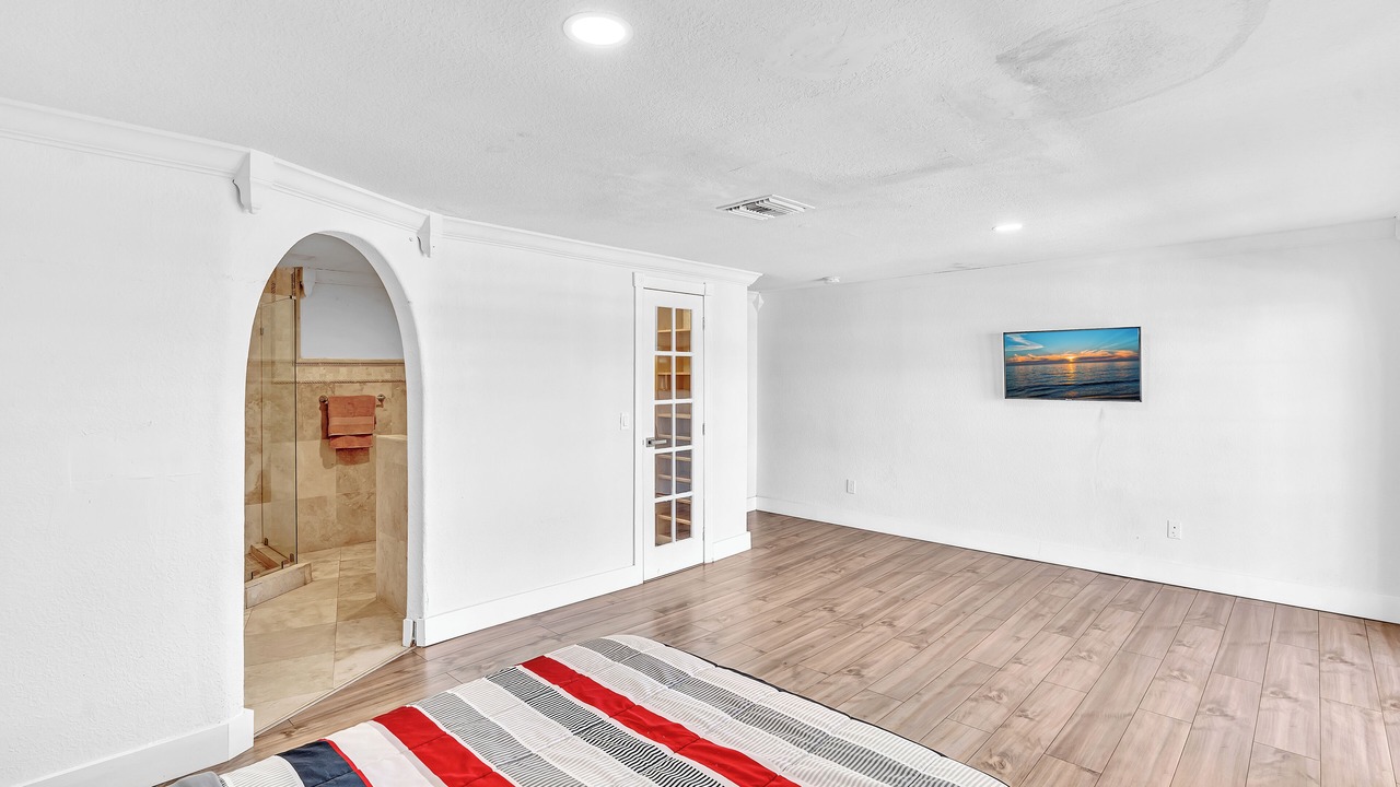 Photo of Bedroom in Miami Gardens