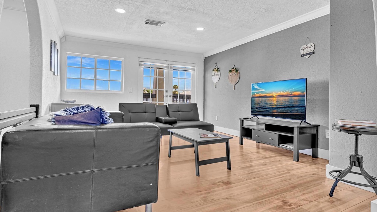 Photo of Livingroom in Miami Gardens