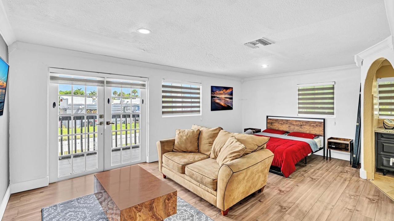 Photo of Bedroom in Miami Gardens