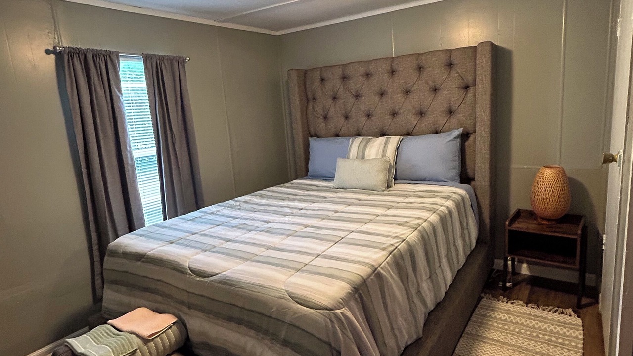 Photo of Bedroom in Candler