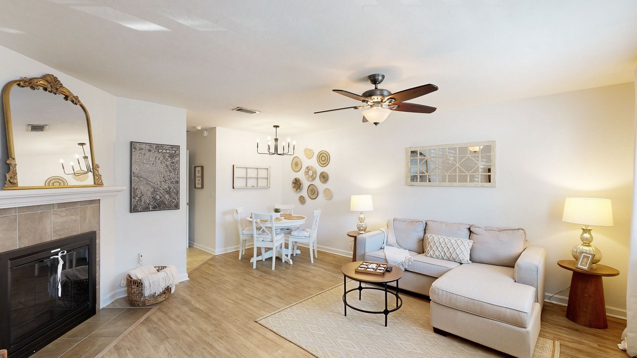 Photo of Livingroom in Tallahassee