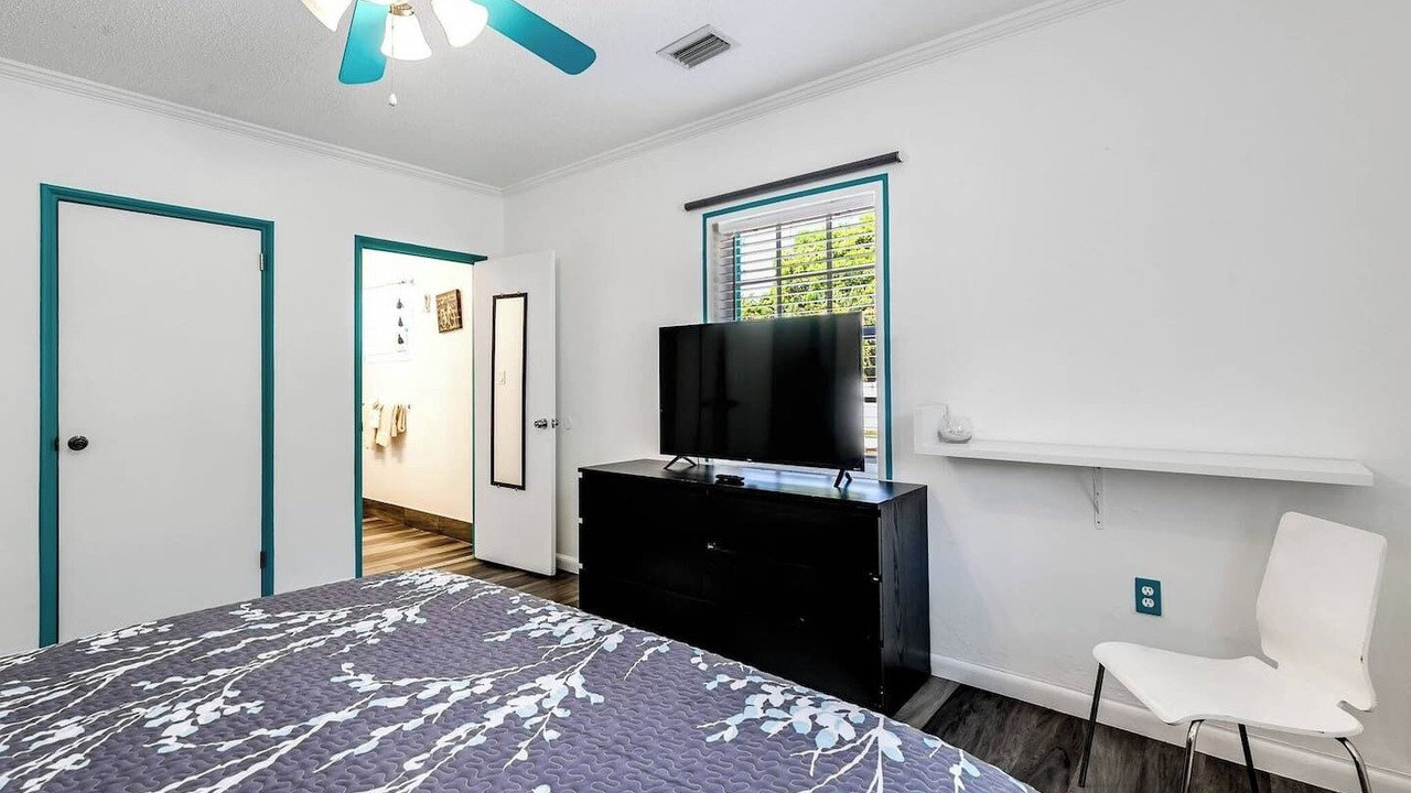 Photo of Bedroom in Royal Poinciana