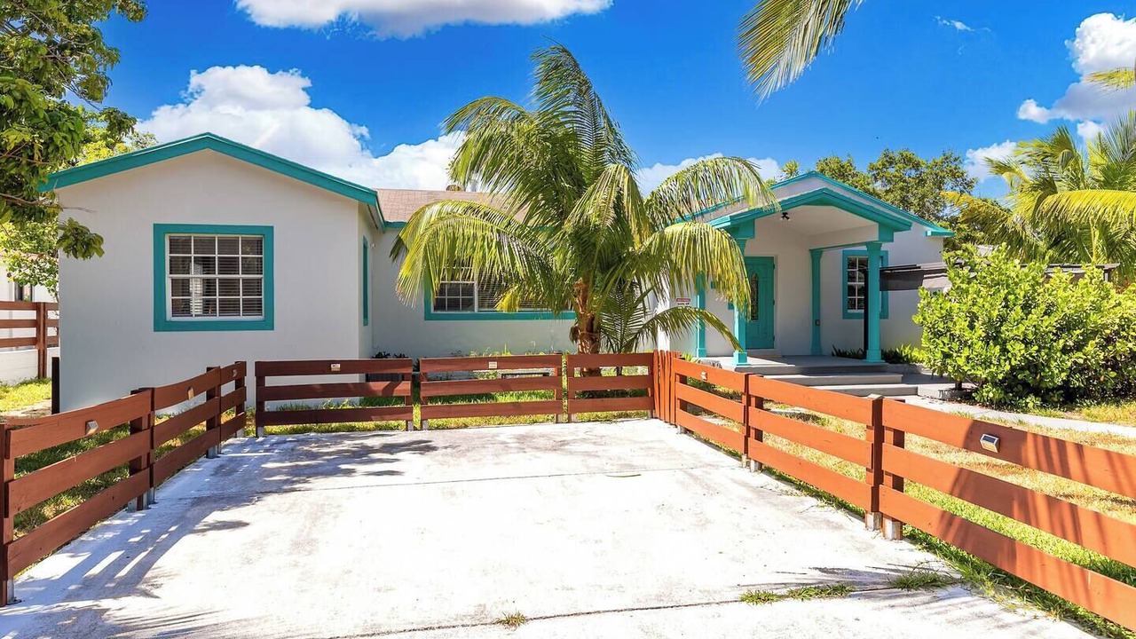 Photo of Outdoor in Royal Poinciana