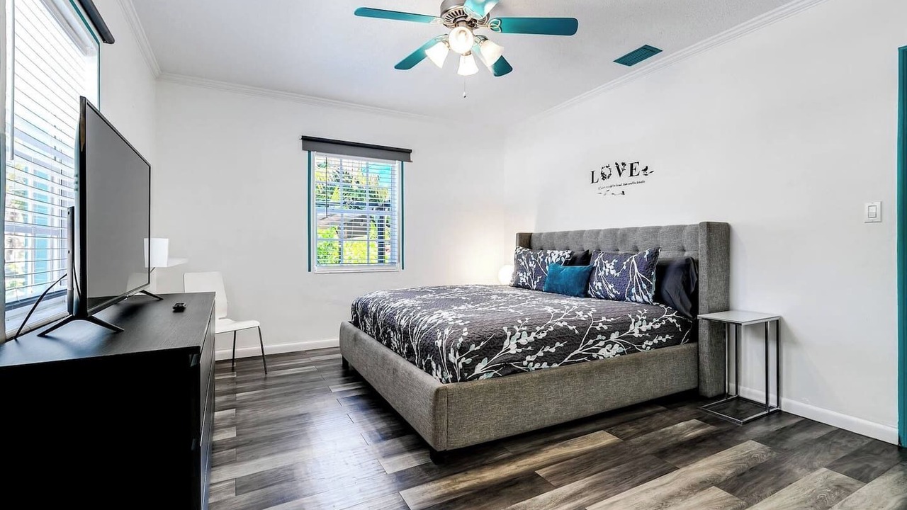 Photo of Bedroom in Royal Poinciana