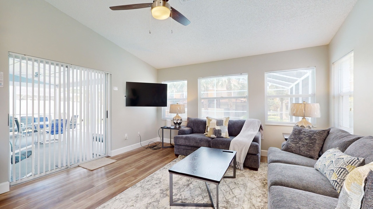 Photo of Livingroom in Lindfields