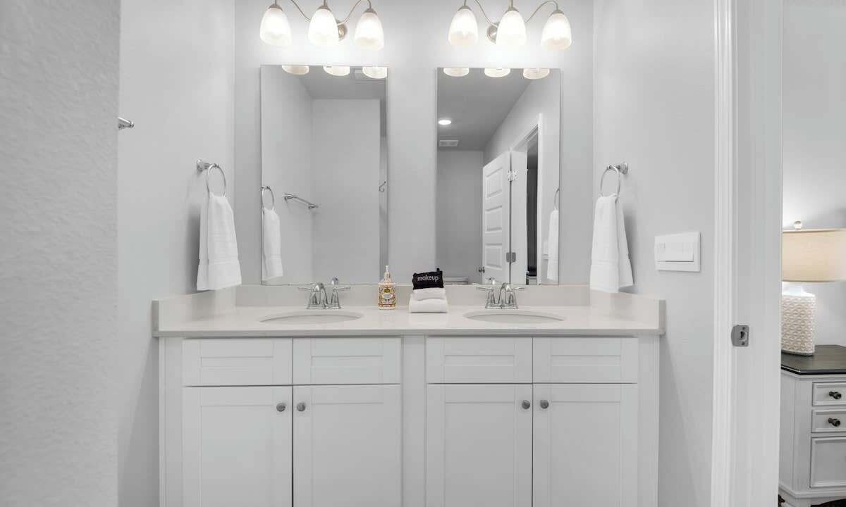 Photo of Bathroom in Gulf Breeze