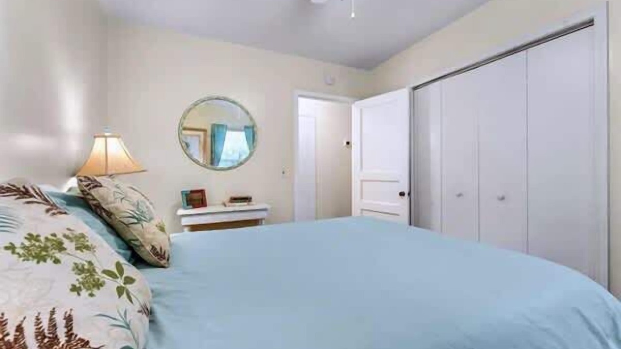 Photo of Bedroom in Eastpoint