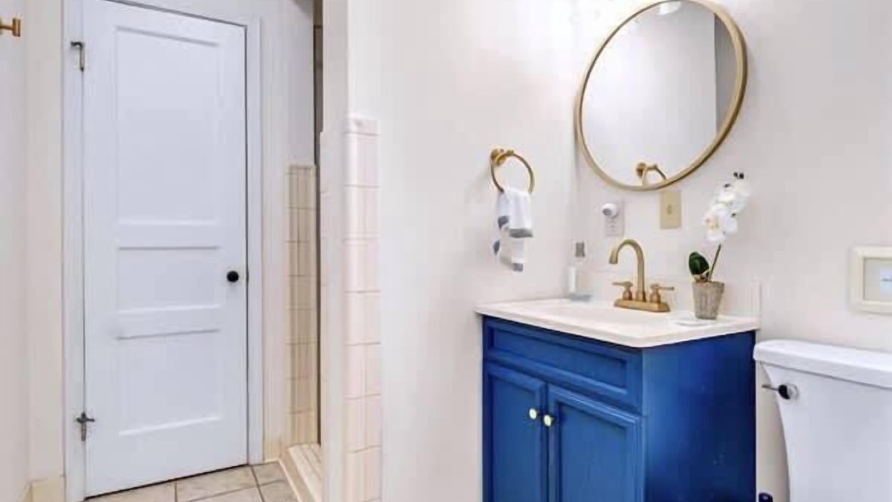 Photo of Bathroom in Eastpoint