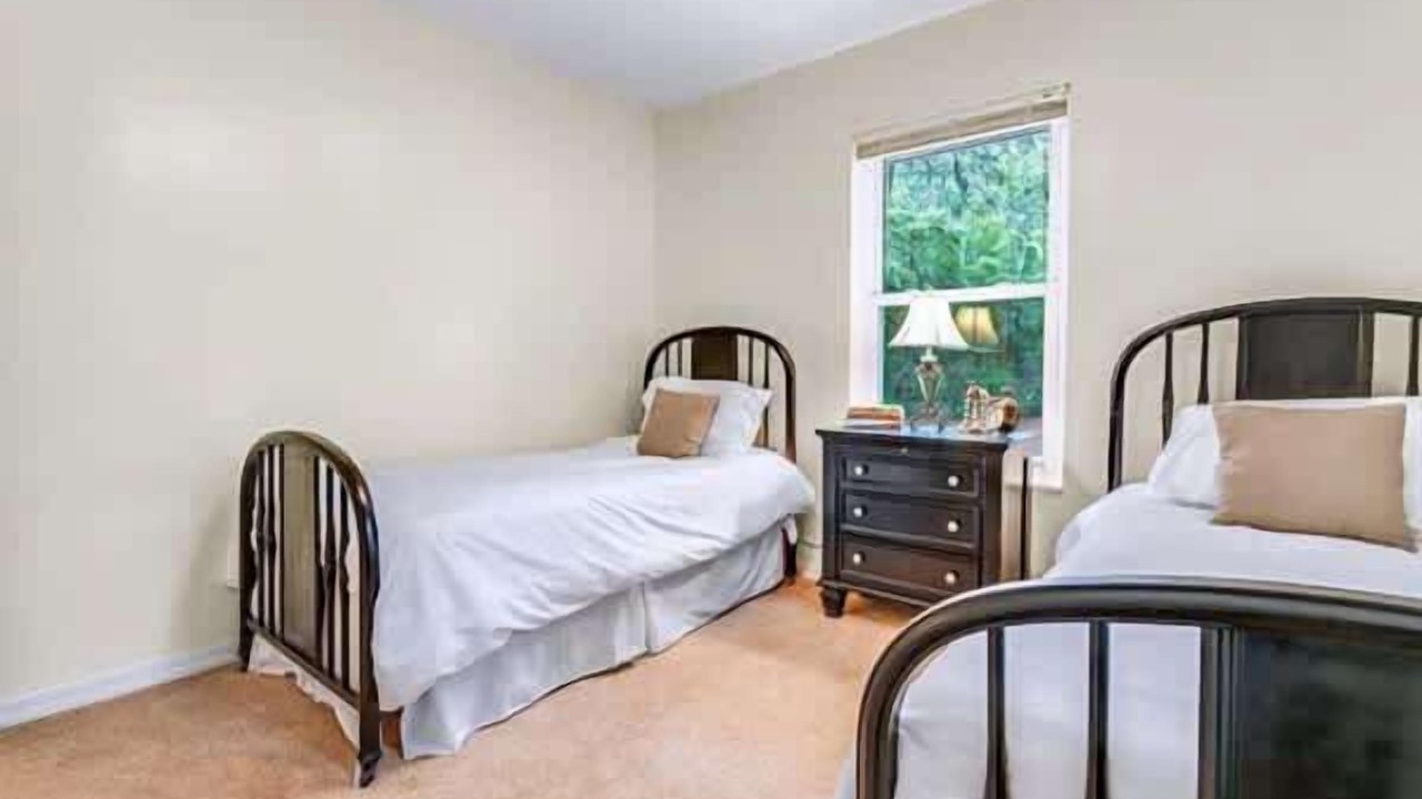 Photo of Bedroom in Eastpoint