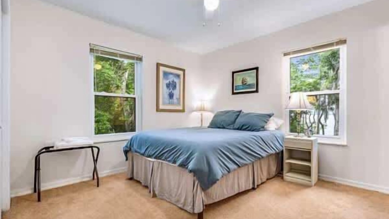 Photo of Bedroom in Eastpoint