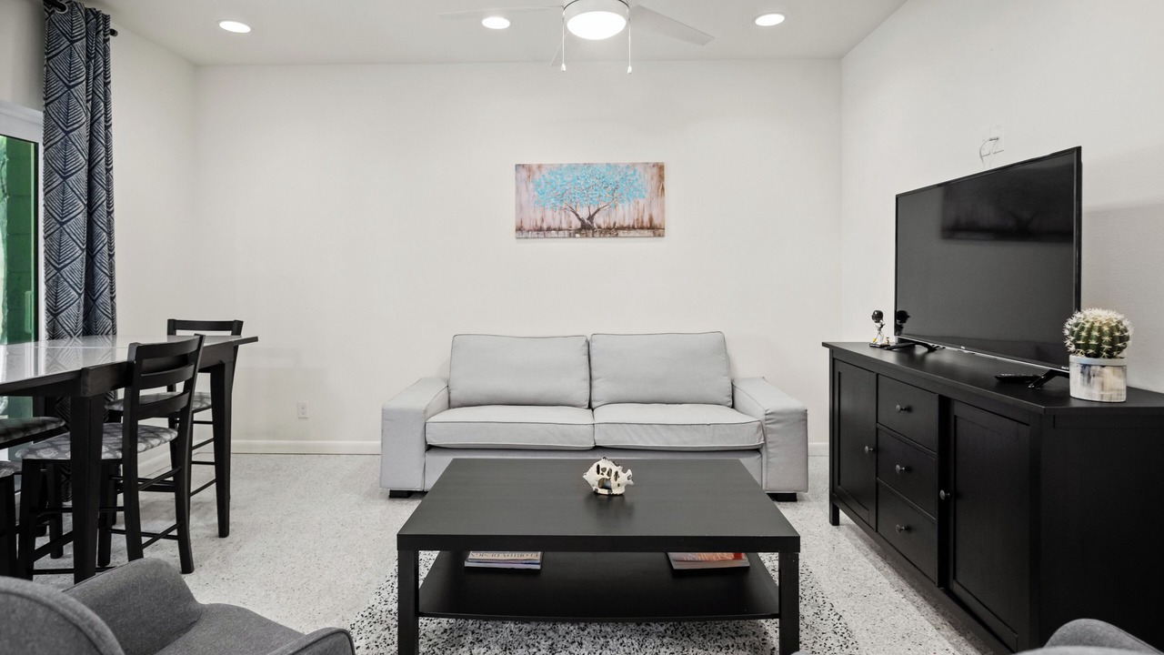Photo of Livingroom in Bayou Oaks