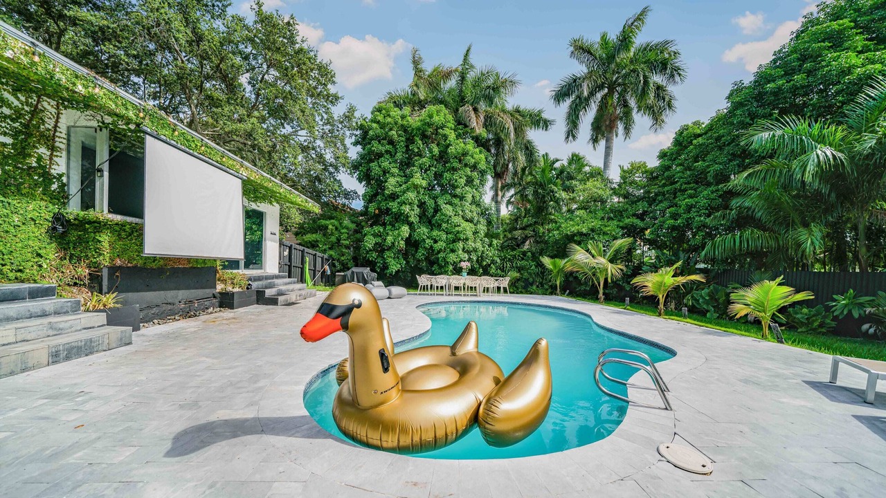 Photo of Outdoor in Golden Glades