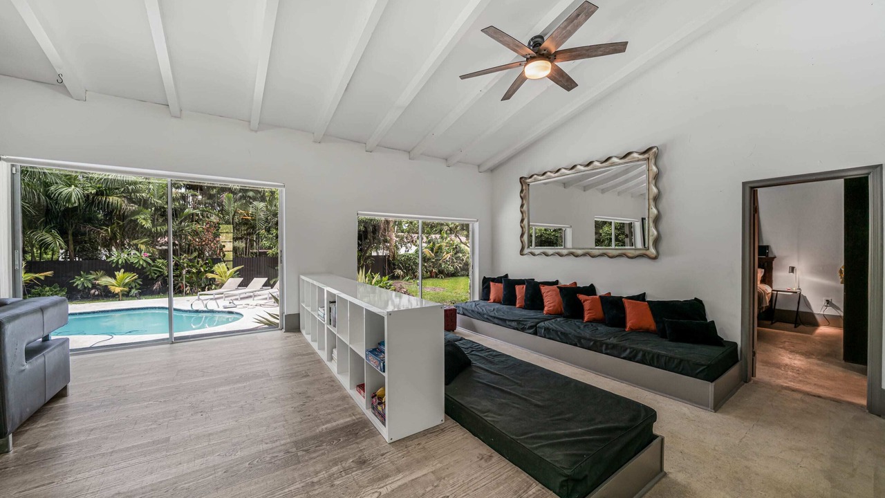 Photo of Bedroom in Golden Glades