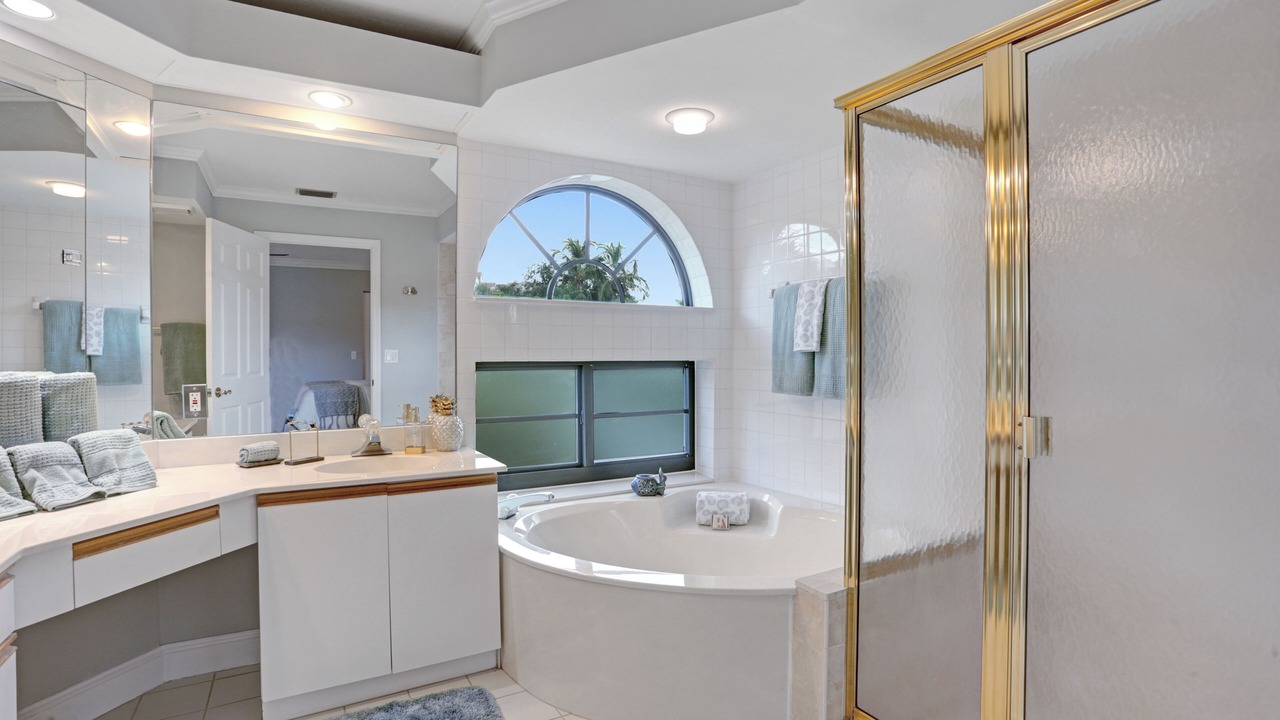 Photo of Bathroom in Pelican Bay